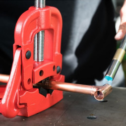 ETAU A CHARNIERE DE PLOMBIER POUR TUYAUX JUSQU'A 3 POUCES (75mm)